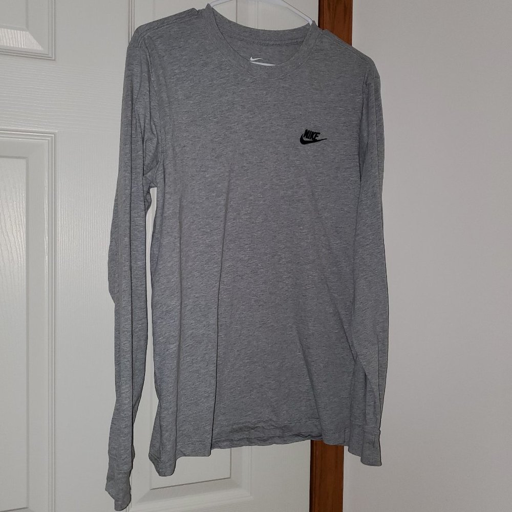 NIKE SPORTSWEAR MEN'S LONG-SLEEVE T-SHIRT GREY